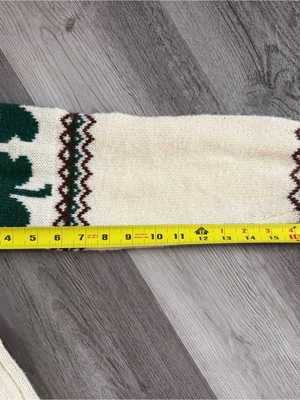 Cream Shamrock Knit Sweater Size L - Picture 7 of 7